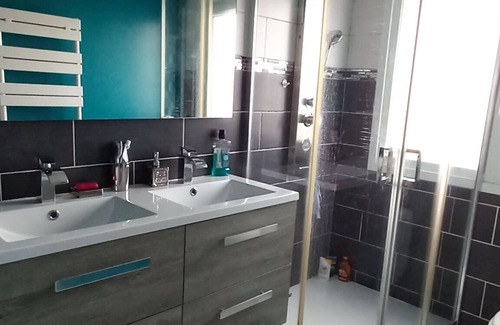 Calvaire Saint-Pierre Bed & Breakfast | 1 Bedroom Bed & breakfast in Caen