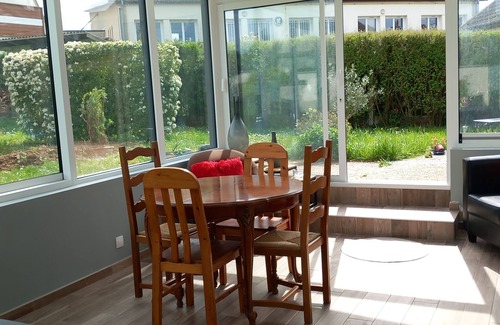 Calvaire Saint-Pierre Bed & Breakfast | 1 Bedroom Bed & breakfast in Caen
