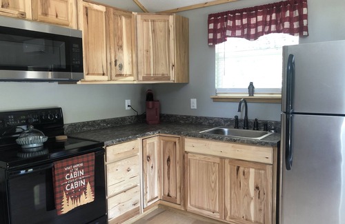 Whitley City Cabin | 1-bedroom cabin 5 miles from Cumberland Falls and Daniel Boone National Forest