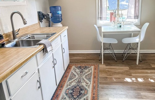 Norman Apartment | 1-bedroom Campus Garage apartment in Miller Historic District
