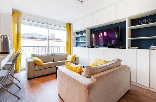 Saint - Michel Apartment | 1 bedroom/clim/wifi, St Michel station