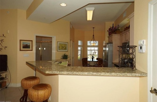 Redevelopment Area Condo | 1 Bedroom Condo 25059 by Houzlet