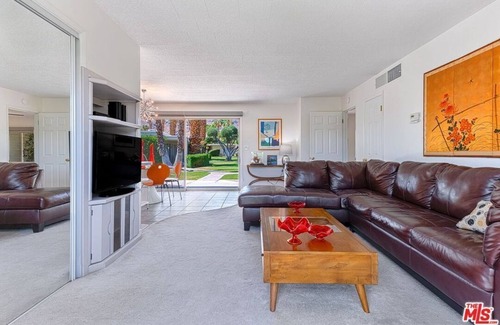 Araby Commons Condo | 1 Bedroom Condo 83124 by Houzlet