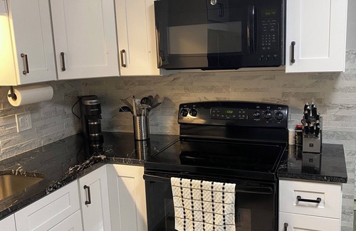 Cypress Lake Condo | 1-bedroom condo in fabulous Fort Myers! WiFi, AC, beautiful pool and Tiki Hut
