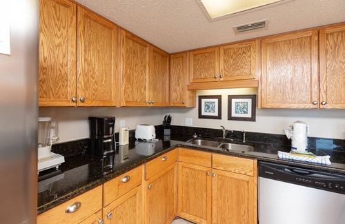 Orange Beach Condo | 1 Bedroom Condo on the BEACH at Phoenix V on the 4th floor