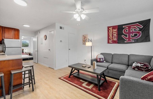Tallahassee Condo | 1 Bedroom Condo Shadowing Doak Campbell Stadium