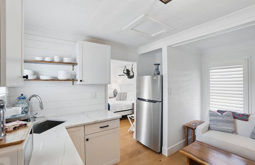 Old Naples Cottage | 1-bedroom cottage just a short walk to Naples Beach and Fifth Avenue South