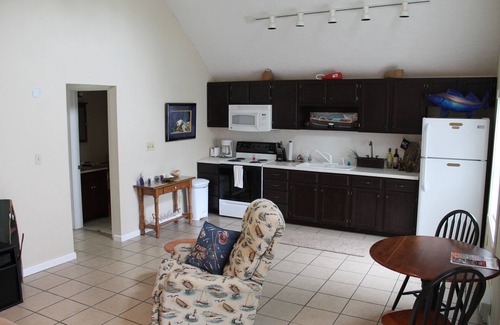 Put-in-Bay Cottage | 1 Bedroom Cottage with Full Kitchen, Full Bath, W&D Walking distance to downtown