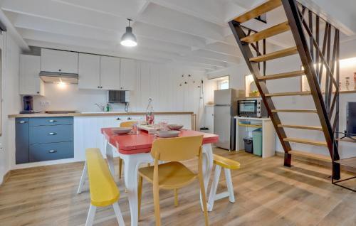 Carolles Apartment | 1 Bedroom Cozy Apartment In Carolles