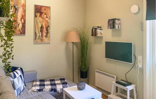 Farjestaden House | 1 Bedroom Cozy Home In Färjestaden