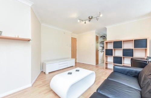 Rotherhithe Apartment | 1 Bedroom Flat in Canada Water