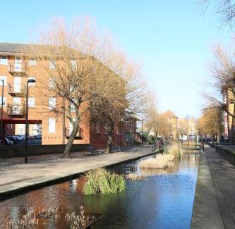 Rotherhithe Apartment | 1 Bedroom Flat in Canada Water