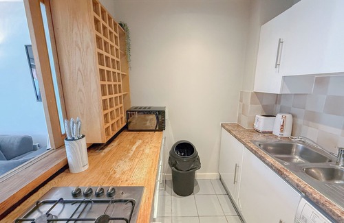 Canary Wharf Apartment | 1 Bedroom flat with FREE Parking & Patio in Canary Wharf near London Museum