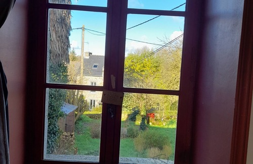 La Vicomte-sur-Rance Bed & Breakfast | 1 Bedroom Bed & breakfast in La VicomtÃ© sur Rance