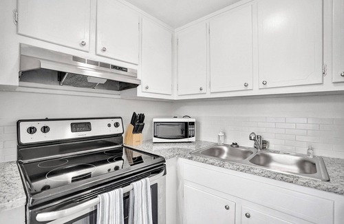Pompano Beach Condo | 1-Bedroom ground floor escape in Pompano Beach!