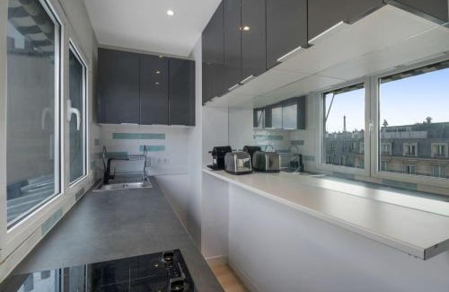 8th Arrondissement Apartment | 1 Bedroom#Haussmann#Amazing view#EffeilTower#AC