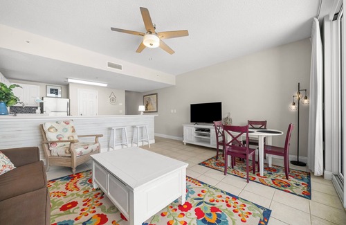 Long Beach Condo | 1 Bedroom in Majestic Beach Resort - Low floor, Spacious and bright and beautifully decorated!