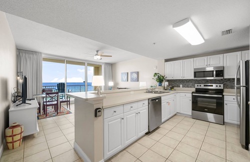 Long Beach Condo | 1 Bedroom in Majestic Beach Resort - Low floor, Spacious and bright and beautifully decorated!