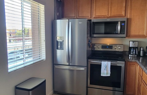 South Scottsdale Condo | 1 Bedroom (King), 800 Ft2 On Second Floor W/Balcony Overlooking Heated Pool.
