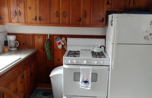 Ortley Beach House | 1 Bedroom Lavallette Beach Cottage, Beach Block, 4th house from the Beach.