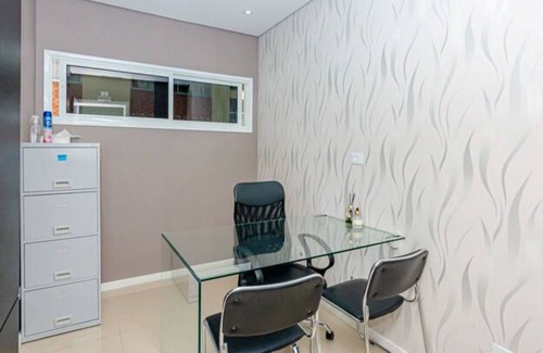 Reboucas Apartment | 1 Bedroom + Living Room, well located with Garage and AR.