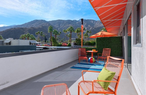 Uptown Design District Apartment | 1-Bedroom Master Suite #219