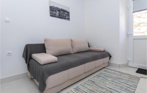 Ploce House | 1 Bedroom Nice Home In Rogotin