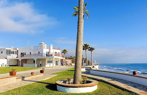 Playas de Rosarito Apartment | 1 bedroom ocean Ocean Front view - Pool and Jacuzzi