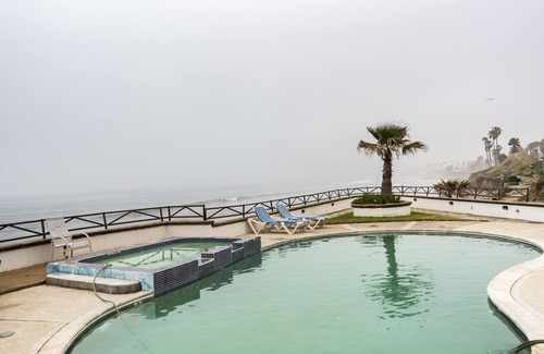 Playas de Rosarito Apartment | 1 bedroom ocean Ocean Front view - Pool and Jacuzzi