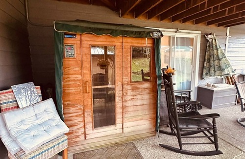 Graham House | 1 Bedroom Privately exclusive 1500 ft.² Hot-tub Sauna gym - Make Memories