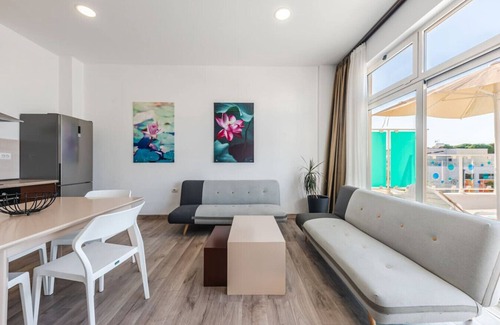 Qerek Apartment | 1-Bedroom Retreat at Gjiri i Lalzit - Zambaku