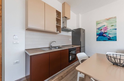 Qerek Apartment | 1-Bedroom Retreat at Gjiri i Lalzit - Zambaku