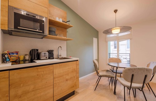 Cannes City Centre House | 1 Bedroom : Scandinavian Urban 4 in city center