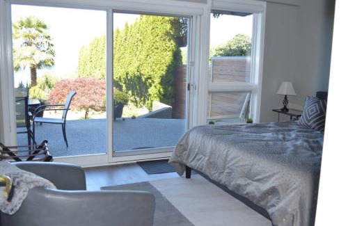 North Beach/Blue Ridge Apartment | 1-Bedroom Seaview Guesthouse on Seattle Luxury Estate with Views of Olympic Mountains