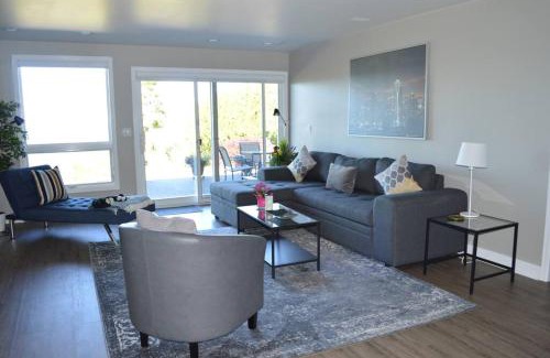 North Beach/Blue Ridge Apartment | 1-Bedroom Seaview Guesthouse on Seattle Luxury Estate with Views of Olympic Mountains