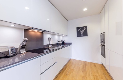 Camden Town with Primrose Hill Apartment | 1 Bedroom Stylish Apartment near Regents Park FREE WIFI & AIRCON by City Stay Aparts London