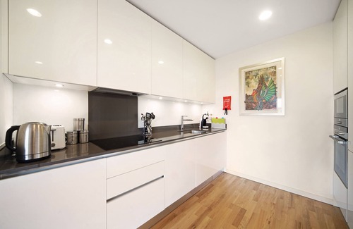 Camden Town with Primrose Hill Apartment | 1 Bedroom Stylish Apartment near Regents Park FREE WIFI & AIRCON by City Stay Aparts London