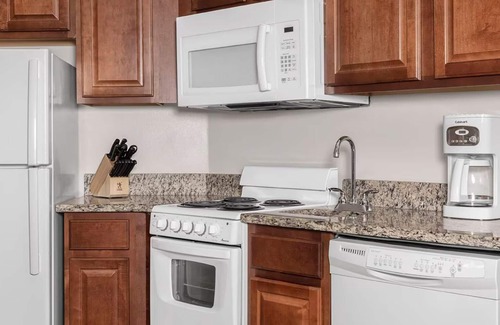 Brush - Stewarts Resort | 1 Bedroom Suite at Club Wyndham Ocean Walk