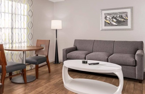 Smith's Memento Resort | 1 Bedroom Suite at Club Wyndham Ocean Walk