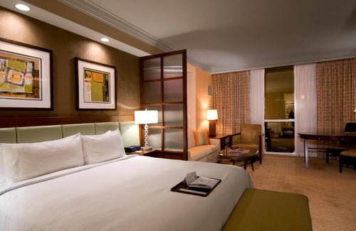 Las Vegas House | 1-Bedroom Suite at a 4.5⭐️ Hotel