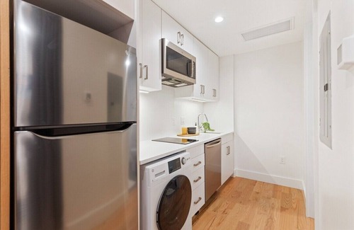 Cannonborough Elliotborough Apartment | 1 Bedroom Suite in Downtown Charleston!