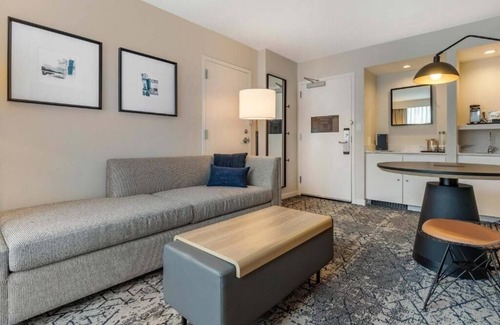 Old Town North Apartment | 1 Bedroom Suite Near Harris Teeter Pharmacy WDC