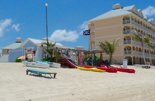 Colliers Bay Condo | 1 Bedroom Suite poolside apartment