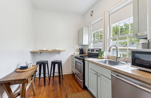 Westside Apartment | 1 Bedroom Suite w/Full Kitchen & Private Balcony