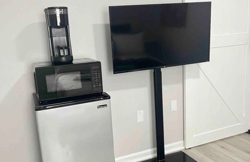 Charlotte Apartment | 1-bedroom unit just 3 minutes drive to Spectrum Center