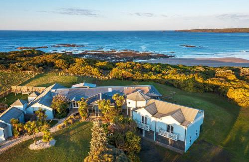 Smiths Beach Apartment | 1-bedroom unit with stunning ocean views!