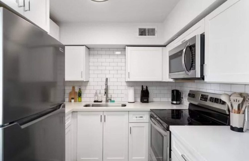 Encanto Apartment | 1 Bedroom +WiFi | Near State Fair, Museums & Parks
