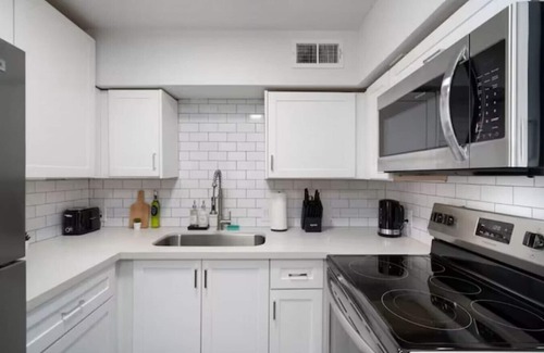 Encanto Apartment | 1 Bedroom +WiFi | Near State Fair, Museums & Parks