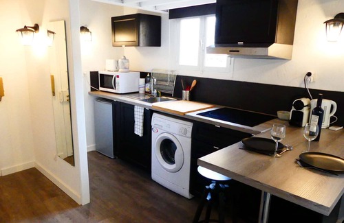 Couronne Urbaine Apartment | 1 Bedroom with terrace - Wifi, Air Conditionning/1 to 5 People