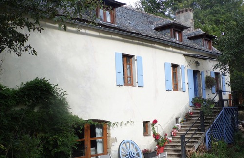Vabre-Tizac Condo | 1 bedroom with private bathroom on the ground floor of a French farmhouse.